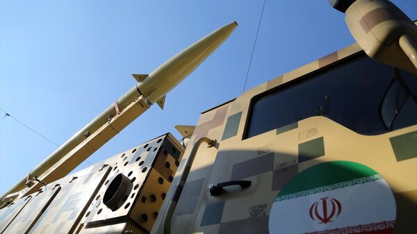 İran, Irak'taki ABD üssüne attığı füzeleri sergiledi - Sputnik Türkiye