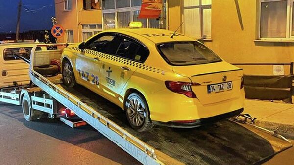 Otomobil sürücüsüne beyzbol sopasıyla saldıran taksiciye ceza yağdı - Sputnik Türkiye