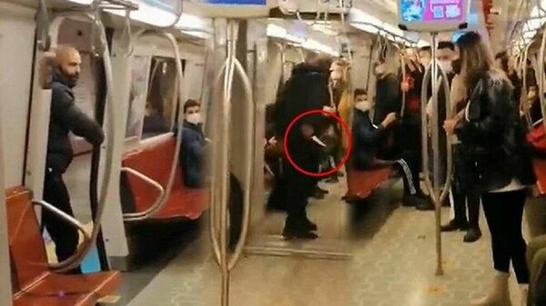 Metrodaki bıçaklı saldırgan - Sputnik Türkiye