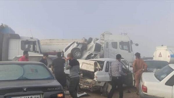 İran'ın güneybatısındaki Huzistan eyaletinde 59 aracın karıştığı zincirleme trafik kazasında 4 kişi hayatını kaybetti, 33 kişi yaralandı. Huzistan eyaletine bağlı Behbehan ile Ramhürmüz şehirleri arasındaki yolda sabah saatlerinde etkili olan sis nedeniyle görüş mesafesinin kısalmasıyla zincirleme trafik kazası meydana geldi.
 - Sputnik Türkiye