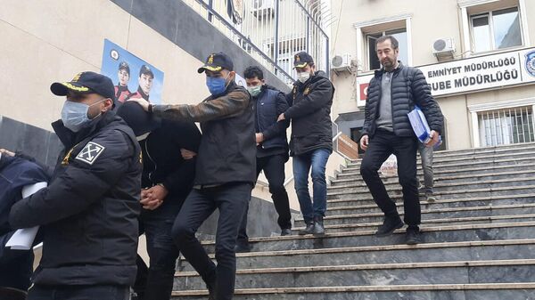 İstanbul'da yabancı uyruklu sahte polis çetesine operasyon - Sputnik Türkiye