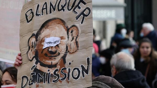 Fransa'da okullardaki Kovid-19 önlemleri protesto edildi - Sputnik Türkiye