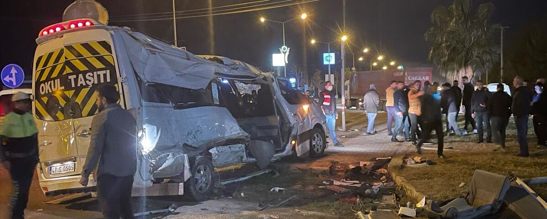 Mardin'de meydana gelen zincirleme trafik kazasında 9'u işçi 11 kişi yaralandı. - Sputnik Türkiye, 1920, 15.01.2022