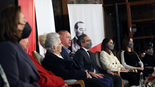 Cumhurbaşkanı Recep Tayyip Erdoğan, Aydın'da, Adnan Menderes Müzesi'nde gerçekleştirilen Darbeler ve Demokrasi Söyleşisi'ne katıldı. - Sputnik Türkiye