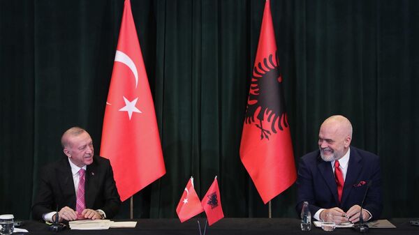Arnavutluk Başbakanı Rama, Cumhurbaşkanı Erdoğan ile ortak basın toplantısında konuştu - Sputnik Türkiye