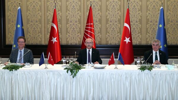Kemal Kılıçdaroğlu, AB üyesi ülkelerin büyükelçileri ile yemekte bir araya geldi - Sputnik Türkiye