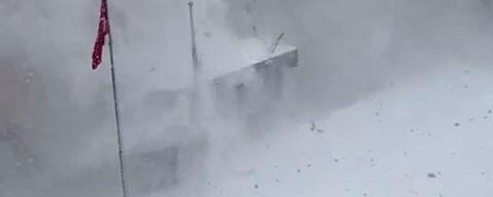 Bolu’da üzerlerine kar kütlesi düşen 2 öğrenci ölümden döndü  - Sputnik Türkiye, 1920, 20.01.2022