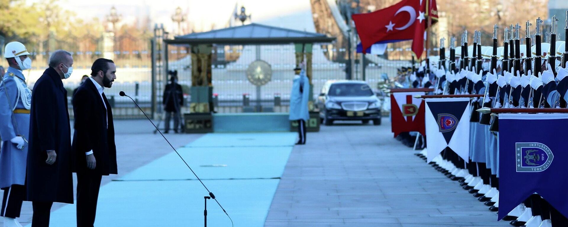 Cumhurbaşkanı Recep Tayyip Erdoğan, Türkiye'ye resmi ziyarette bulunan El Salvador Cumhurbaşkanı Nayib Bukele'yi resmi törenle karşıladı. - Sputnik Türkiye, 1920, 20.01.2022