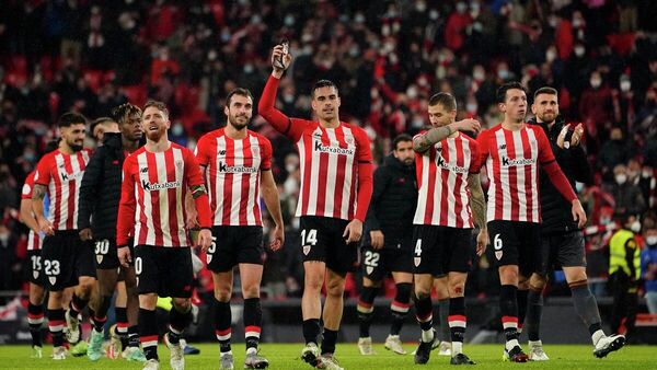 İspanya futbol Kral Kupası son 16 turunda deplasmanda karşılaştığı Athletic Bilbao'ya uzatmalarda 3-2 yenilen Barcelona elendi. - Sputnik Türkiye