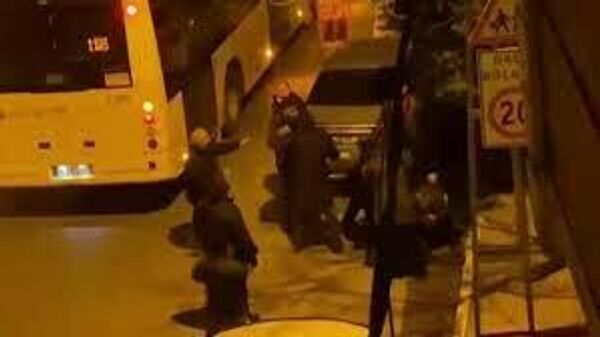 Sultanbeyli’de İETT şoförüne tekme tokatlı saldırı - Sputnik Türkiye