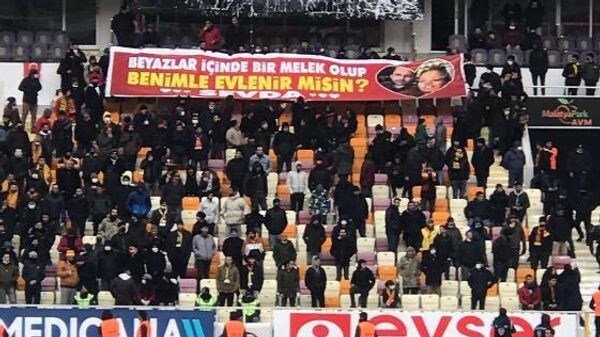 Yeni Malatyaspor, Beşiktaş mücadelesinde evlenme teklifi - Sputnik Türkiye