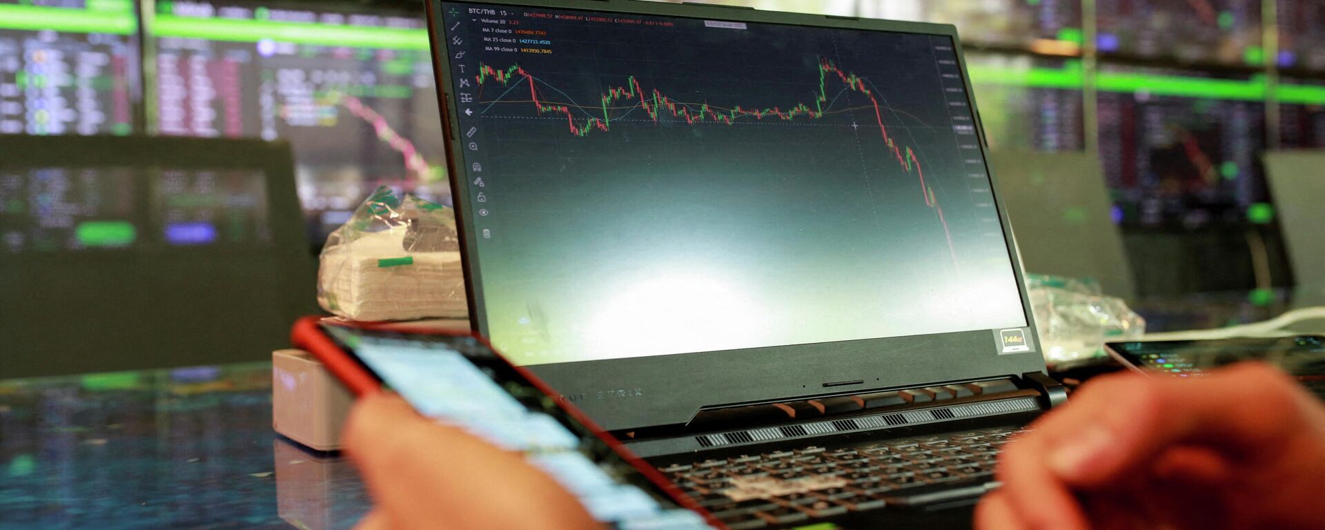 Tayland'da 'Bitcoin Kafe': Bu kafede yatırım tavsiyeleri veriliyor - Sputnik Türkiye, 1920, 15.04.2026