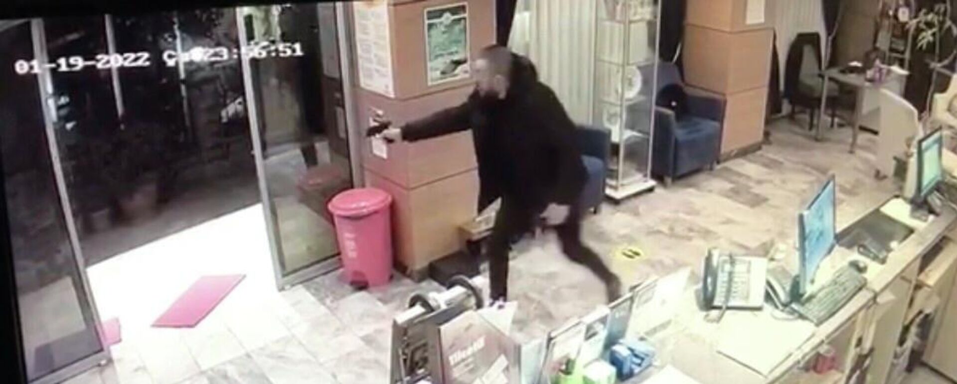 Beyoğlu'nda otel lobisinde silahlı çatışma - Sputnik Türkiye, 1920, 02.02.2022