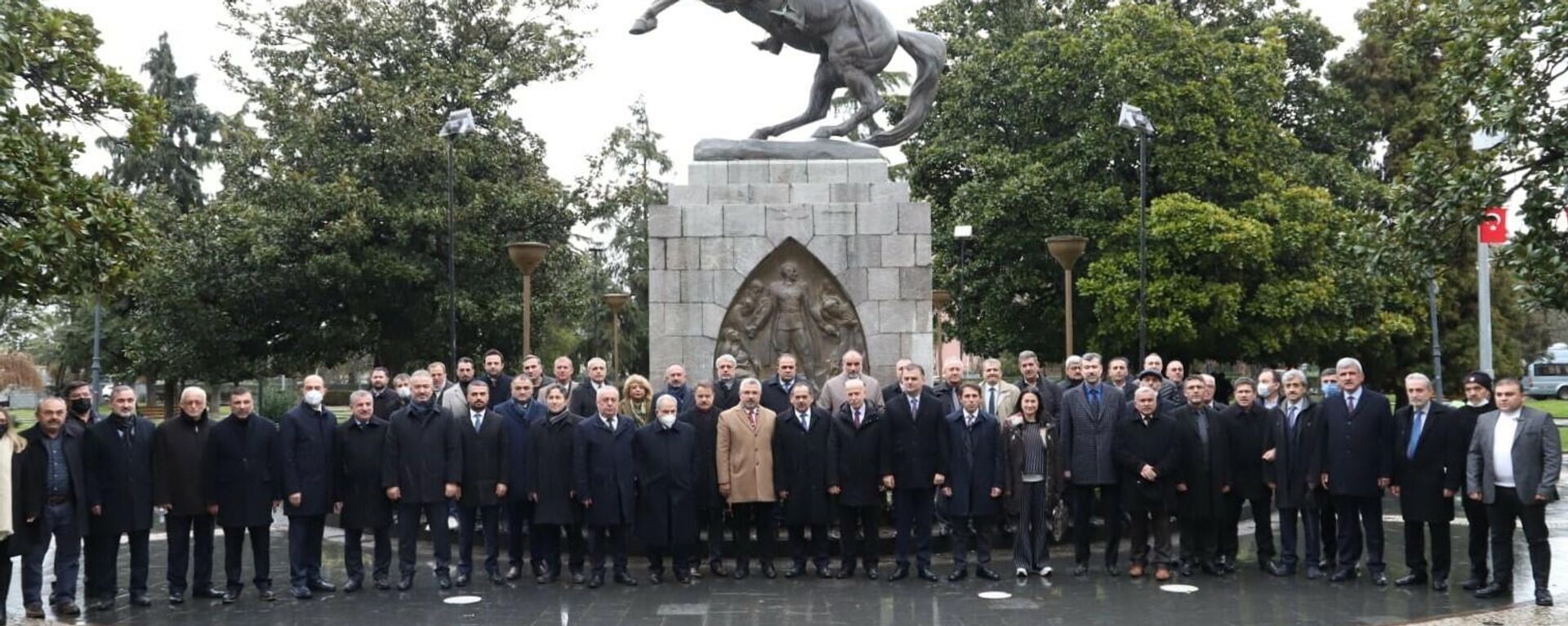 Samsun'da belediye başkanları ve beş siyasi partiden Atatürk Anıtı'na saldırıya tepki - Sputnik Türkiye, 1920, 09.02.2022