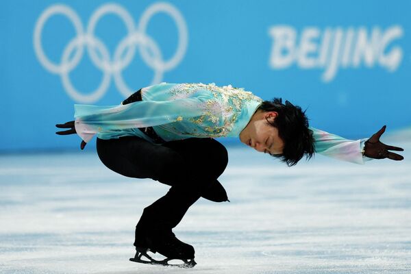 Hanyu aynı zamanda bu kategoride olimpiyat altını kazanan ilk Asyalı erkek sporcu. - Sputnik Türkiye