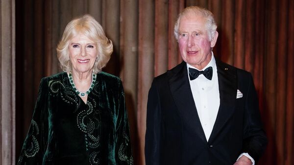 Prens Charles ve eşi Cornwall Düşesi Camilla - Sputnik Türkiye