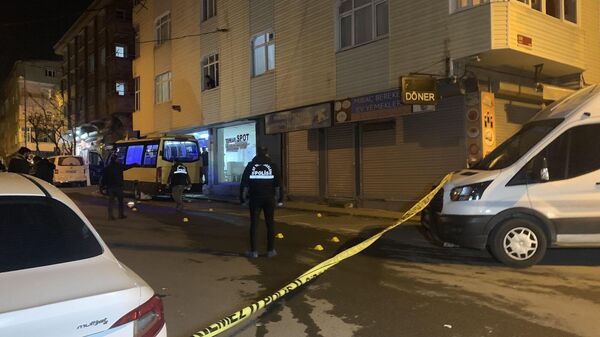 İstanbul’da 5 kişilik gruba silahlı saldırı: Ölü ve yaralılar var - Sputnik Türkiye