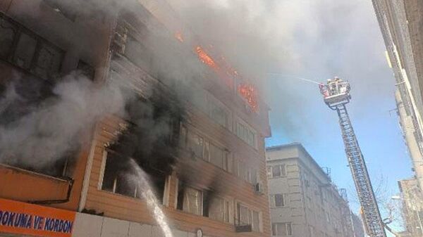 İstanbul Güngören'de yangın sonrası patlama - Sputnik Türkiye