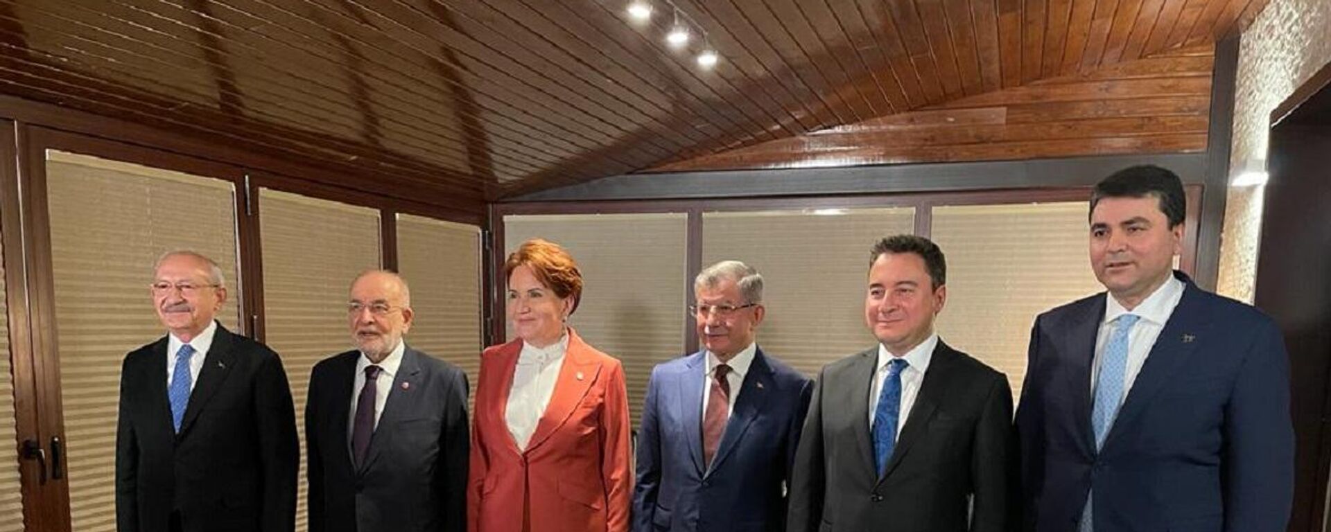 CHP Genel Başkanı Kemal Kılıçdaroğlu'nun daveti ile 6 parti lideri akşam yemeğinde bir araya geldi. - Sputnik Türkiye, 1920, 21.02.2022