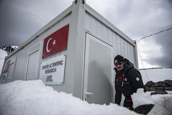Antarktika Bilim Seferi ekibi beyaz kıtadaki evi Horseshoe Adası'nda - Sputnik Türkiye