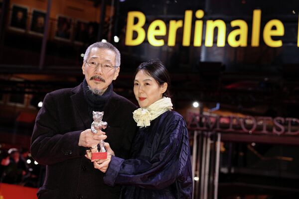 Jüri Büyük Ödülü&#x27;ne ise &#x27;The Novelist&#x27;s Film&#x27; adlı filmin yönetmeni Hong Sangsoo layık görüldü. - Sputnik Türkiye