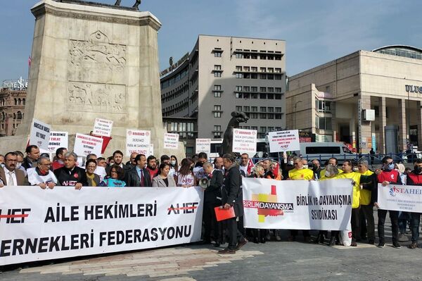 ASM çalışanları İstanbul ve Ankara’da eş zamanlı basın açıklaması gerçekleştirdi. - Sputnik Türkiye