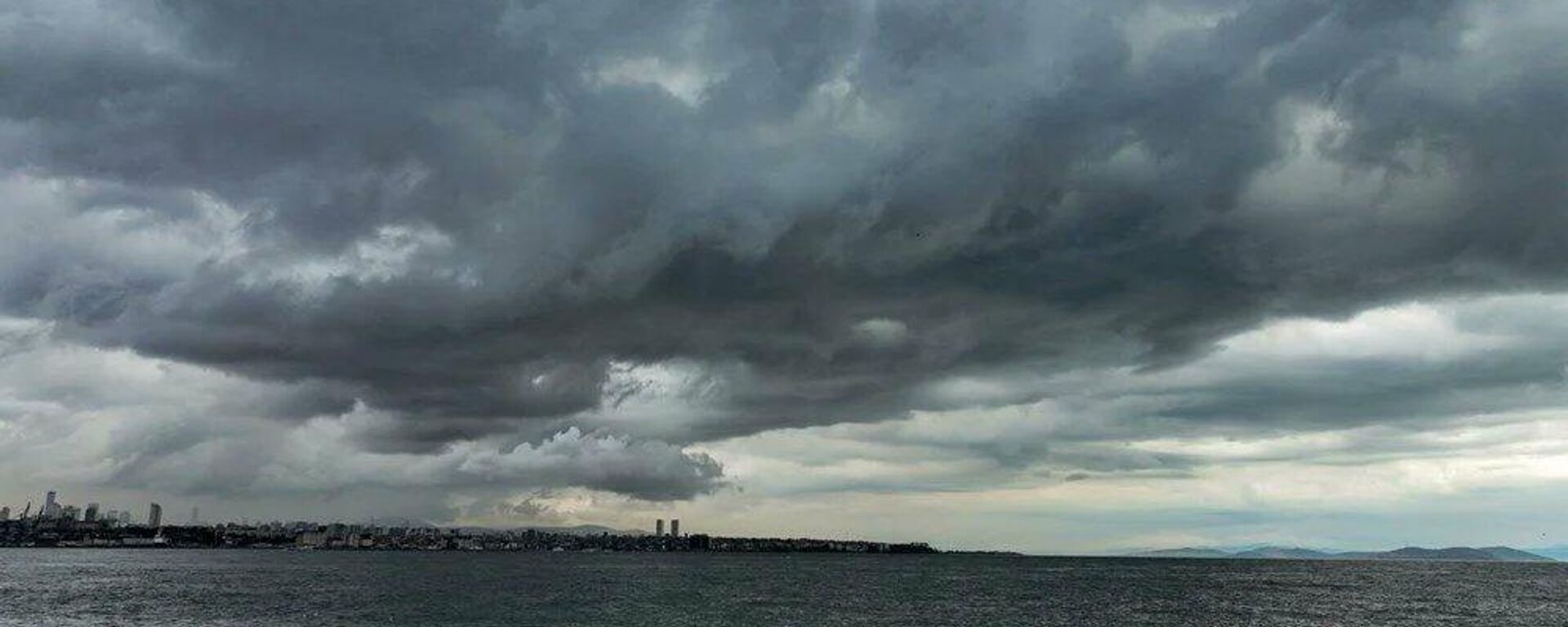 Kara bulutlar - Sputnik Türkiye, 1920, 28.07.2025