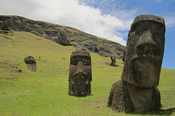 150 yıldan sonra 715 kiloluk Moai heykeli Paskalya Adası'na dönüyor - Sputnik Türkiye