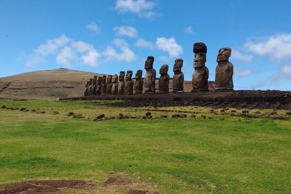 150 yıldan sonra 715 kiloluk Moai heykeli Paskalya Adası'na dönüyor - Sputnik Türkiye