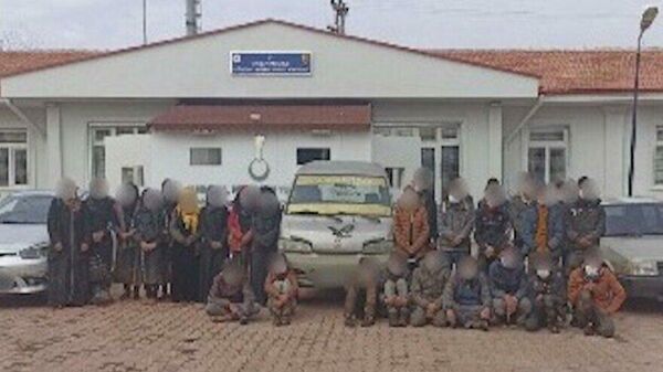 Gaziantep’te 60 kaçak göçmen yakalandı, 4 organizatör tutuklandı - Sputnik Türkiye