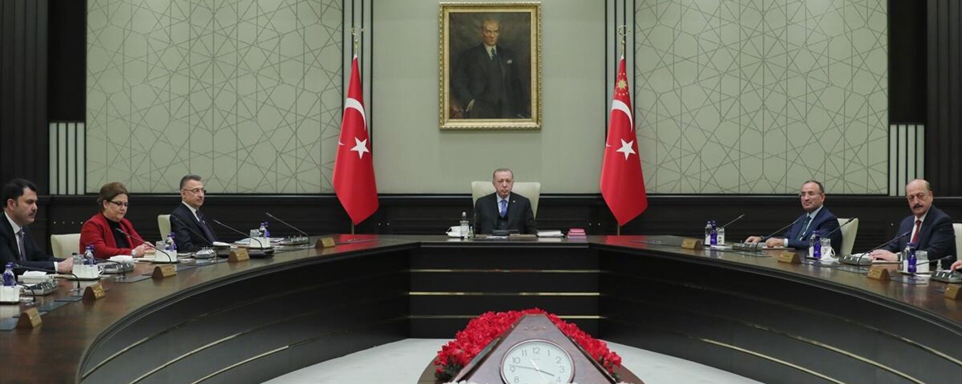 Cumhurbaşkanlığı Kabinesi, Cumhurbaşkanı Recep Tayyip Erdoğan başkanlığında toplandı. - Sputnik Türkiye, 1920, 18.07.2022