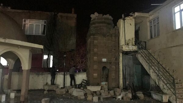 Antalya'da hortum cami minaresini yıktı, ev ve seralara zarar verdi - Sputnik Türkiye