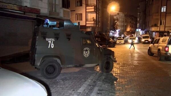 Esenyurt'ta 'yan park ettin' kavgasında 3 kişi yaralandı, 8 kişi gözaltına alındı - Sputnik Türkiye