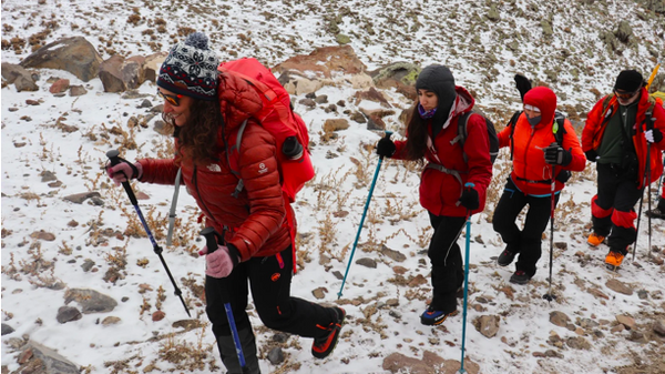 8 Mart Kadınlar Günü'nü zirvede kutlamak için Ağrı Dağı'na tırmanıyorlar - Sputnik Türkiye