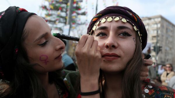 Diyarbakır’da, 8 Mart Dünya Kadınlar Günü düzenlenen mitingle kutlandı - Sputnik Türkiye