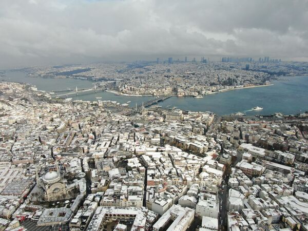 İstanbul'da beklenen kar yağışı etkili oluyor - Sputnik Türkiye