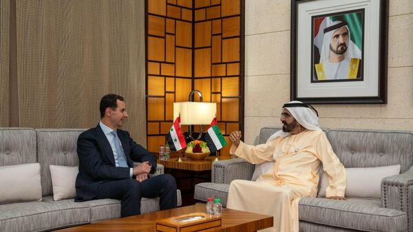 Suriye Devlet Başkanı Beşar Esad’ın, Birleşik Arap Emirlikleri’ni (BAE) ziyaret ederek bu ülkenin Başkan Yardımcısı, Başbakanı ve Dubai Emirliği’nin hükümdarı Muhammed bin Raşid el‑Mektum ile görüştüğü belirtildi.

 - Sputnik Türkiye