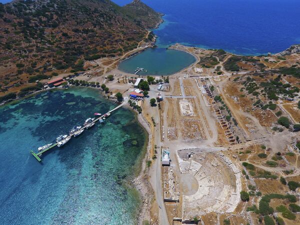 Datça’da deniz çekilince liman kalıntıları ortaya çıktı - Sputnik Türkiye