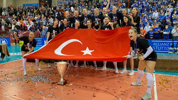 Eczacıbaşı Dynavit, CEV Kupası'nda şampiyon oldu - Sputnik Türkiye