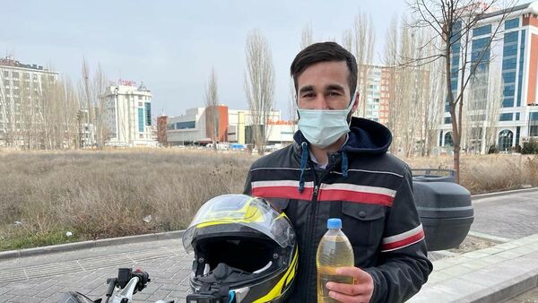 Eskişehir’de motokuryelik yapan Sergen Demir - Sputnik Türkiye