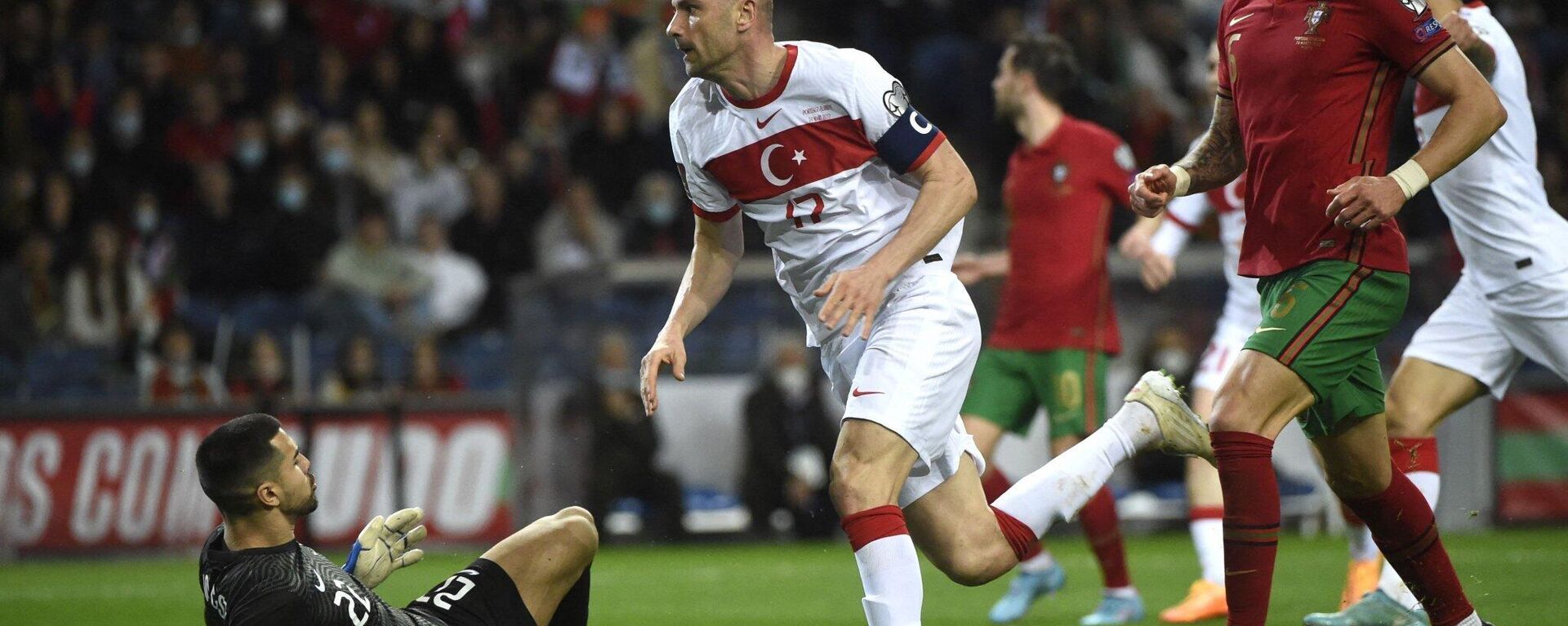 Türkiye A Milli Futbol Takımı Portekiz'e 3-1 yenilerek 2022 Dünya Kupası’na katılma şansını kaybetti - Sputnik Türkiye, 1920, 25.03.2022