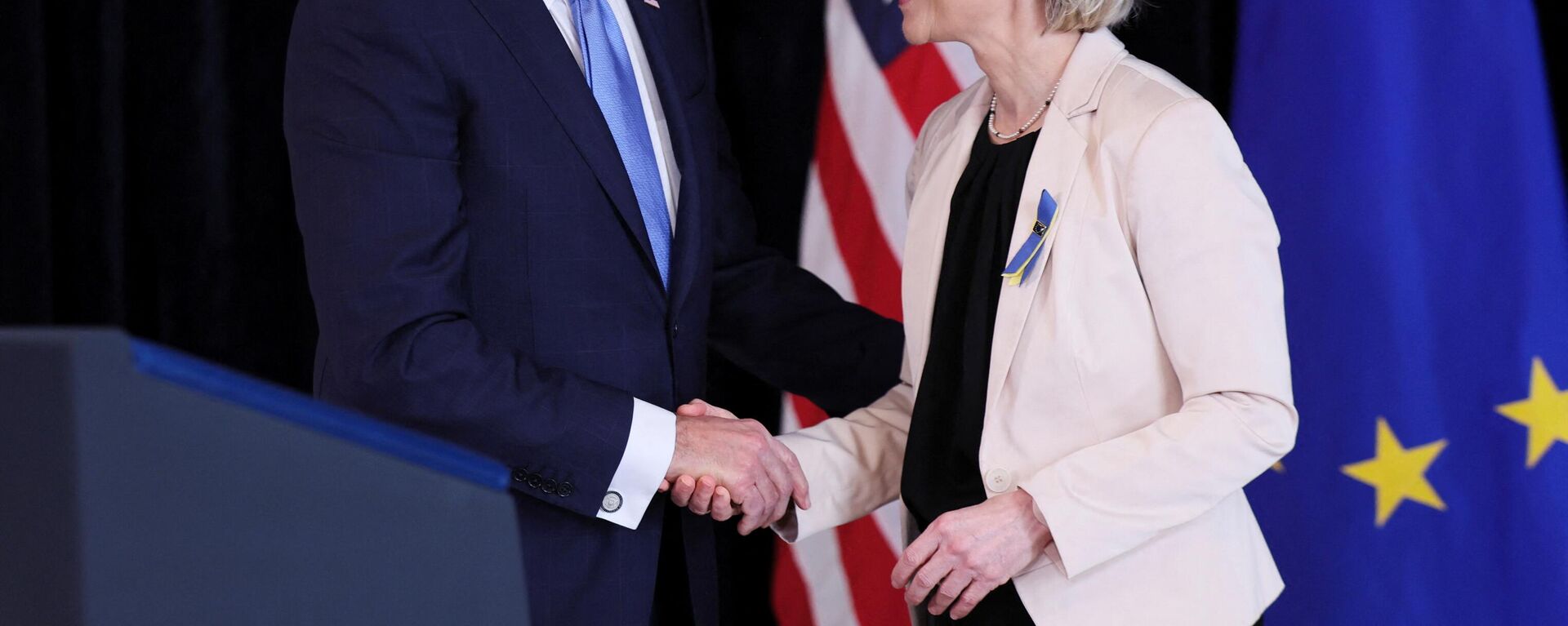 Rusya gündemiyle Avrupa turuna çıkan ABD Başkanı Joe Biden, Brüksel'de Avrupa Komisyonu Başkanı Ursula von der Leyen ile ortak basın toplantısında - Sputnik Türkiye, 1920, 25.03.2022