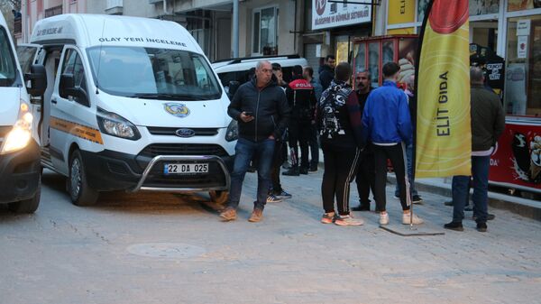 Edirne'de bir kişi istediği sigara kalmayınca büfe sahibini bıçakladı  - Sputnik Türkiye