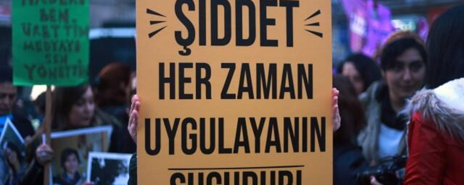 Şiddet her zaman uygulayanın suçudur - Sputnik Türkiye, 1920, 02.04.2022