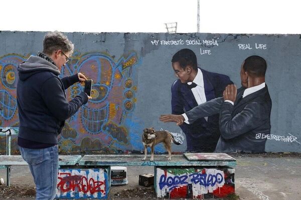 Will Smith'in Chris Rock’a attığı tokat Berlin’de grafiti oldu - Sputnik Türkiye