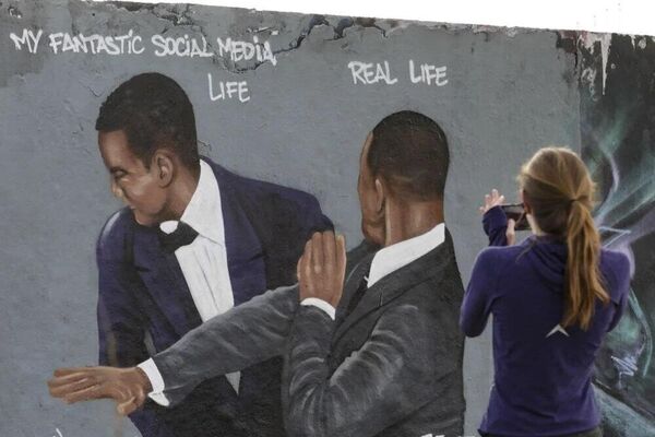 Will Smith'in Chris Rock’a attığı tokat Berlin’de grafiti oldu - Sputnik Türkiye