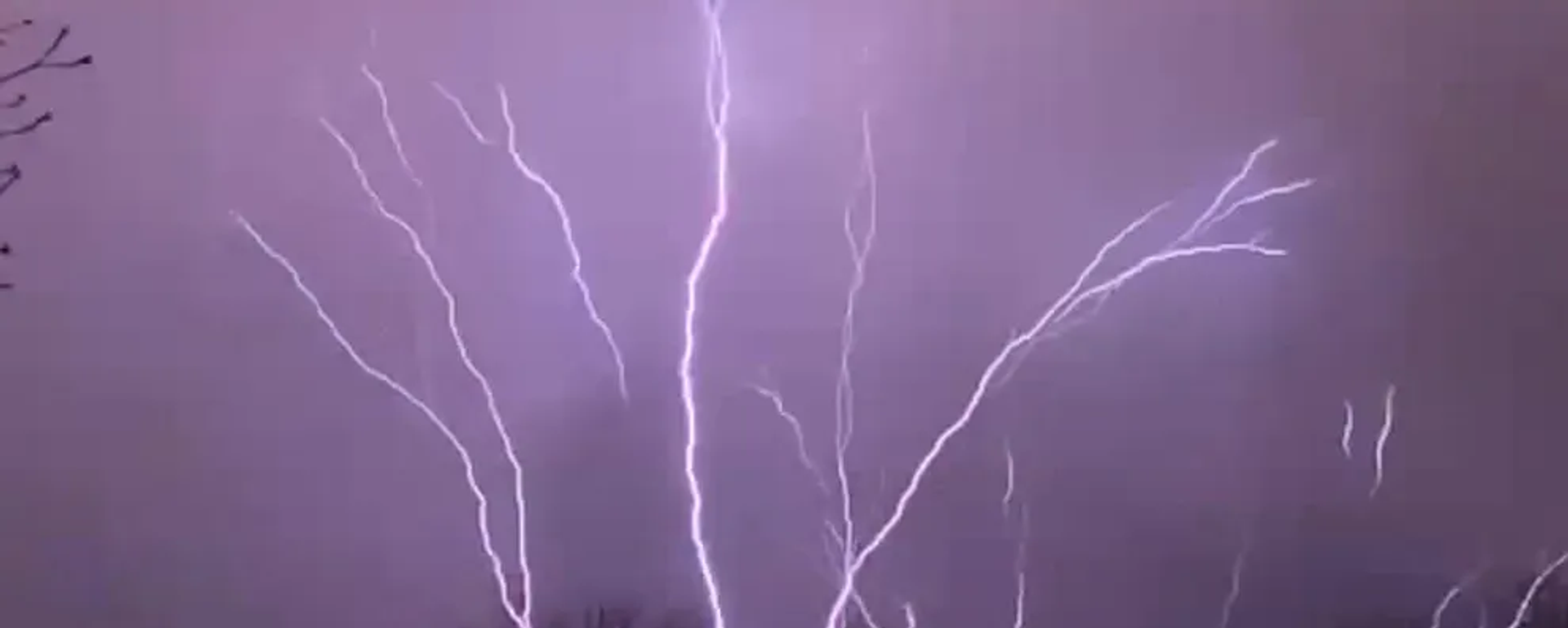 Kansas - Şimşek - Yıldırım - Sputnik Türkiye, 1920, 12.05.2025