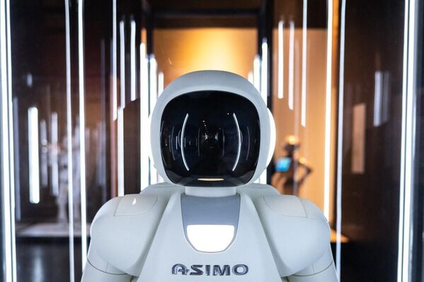 Asimo son gösterisini yaparak emekli oldu - Sputnik Türkiye