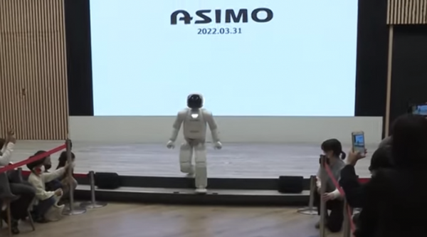 Asimo son gösterisini yaparak emekli oldu - Sputnik Türkiye