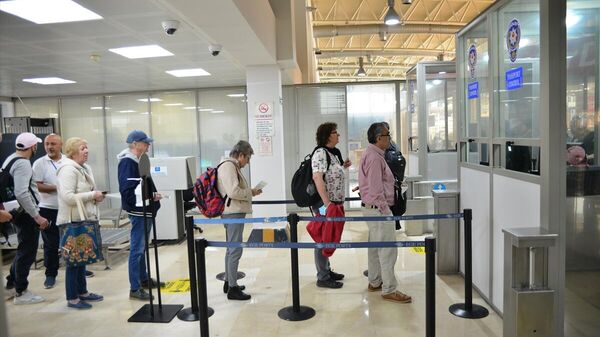 Kuşadası'ndan Yunan adalarına feribot seferleri yeniden başladı - Sputnik Türkiye